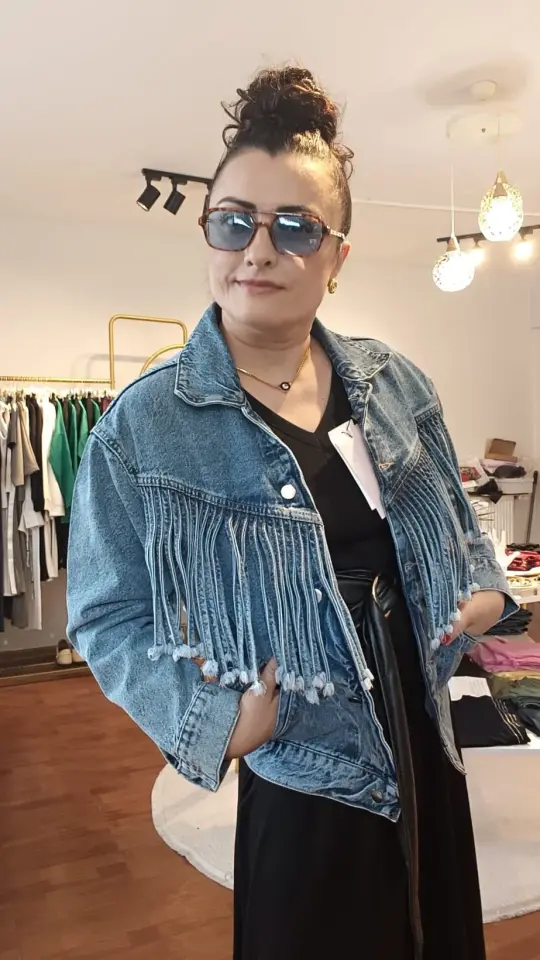 Püskül Detaylı Mavi Jean Ceket