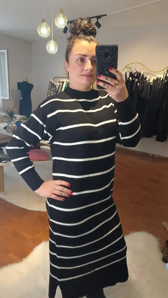 Çizgili Siyah Kalın Dokuma Triko Elbise
