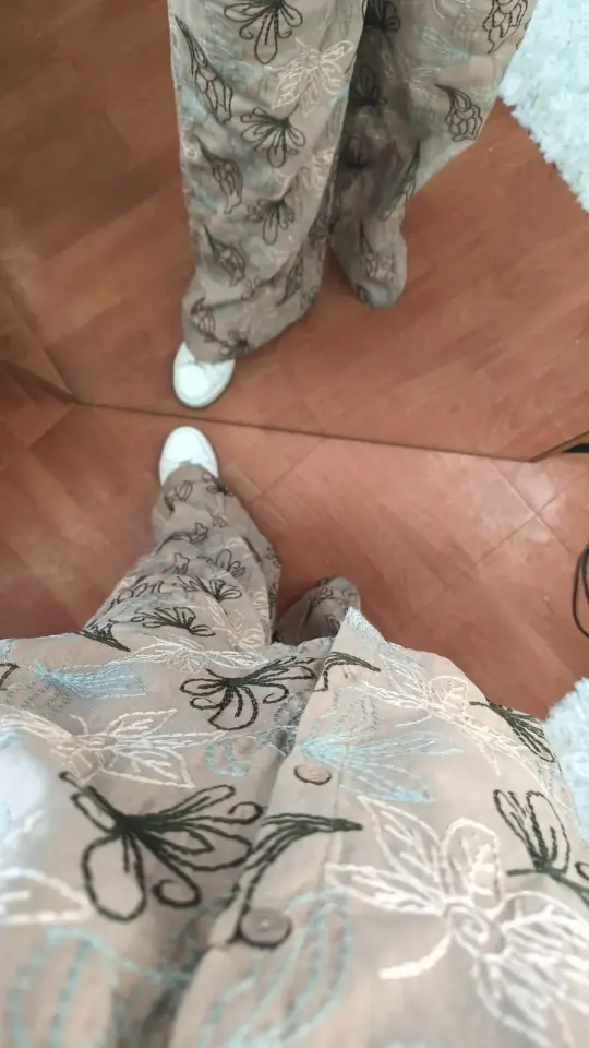 Yaprak Desen İşlemeli Gömlek Pantolon Takım (Bej)