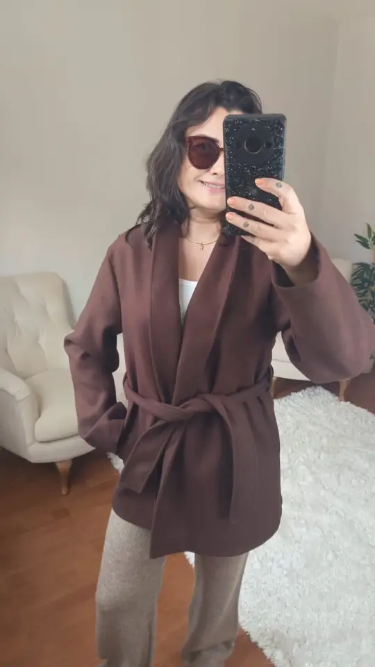 Beli Kuşaklı Kahverengi Kaşe Kaban