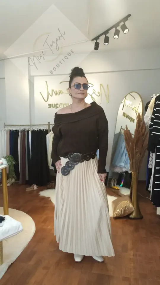 Çok Yönlü Yaka Detaylı Yumuşak Triko Kazak (Kahverengi)