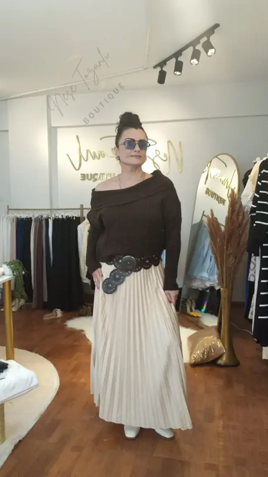 Beli Lastikli Krem Deri Görünümlü Pileli Etek