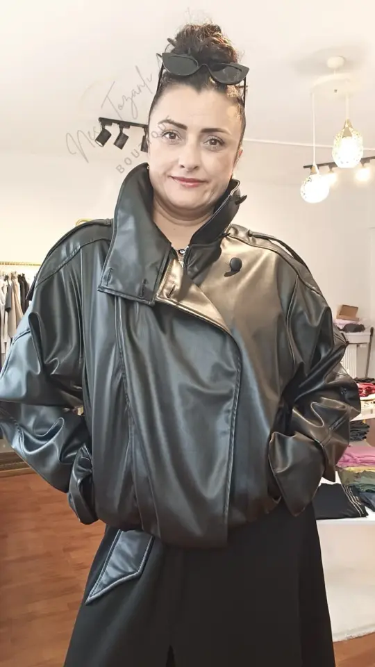 Yaka Detaylı Oversize Siyah Deri Ceket