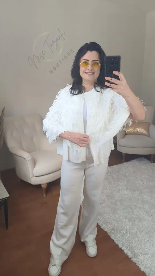 İçi Yelekli Püskül Detaylı Bohem Triko Panço