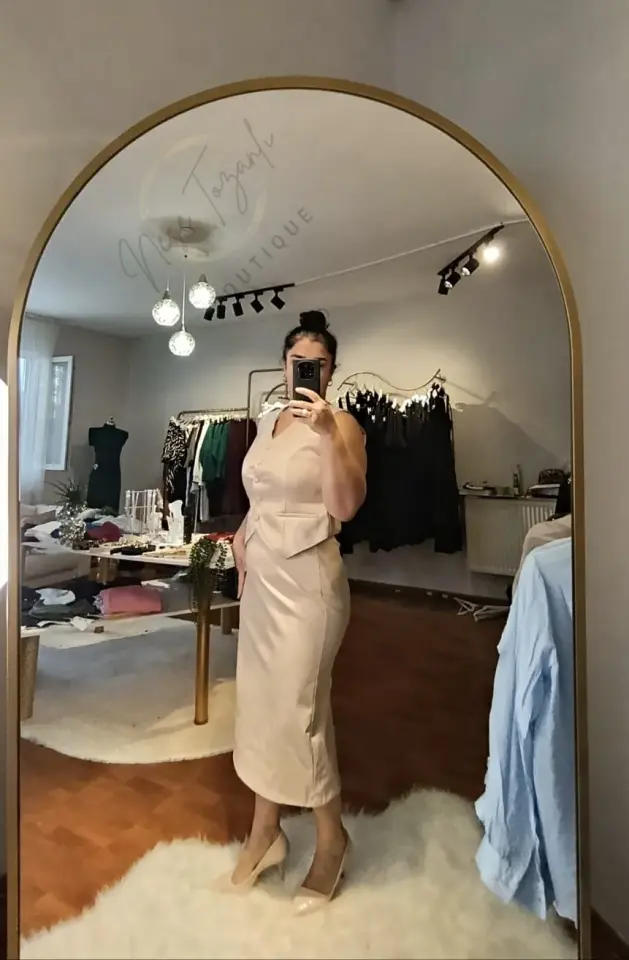 V Yaka Düğmeli Krem Deri Yelek | Klasik Kesim & Modern Stil