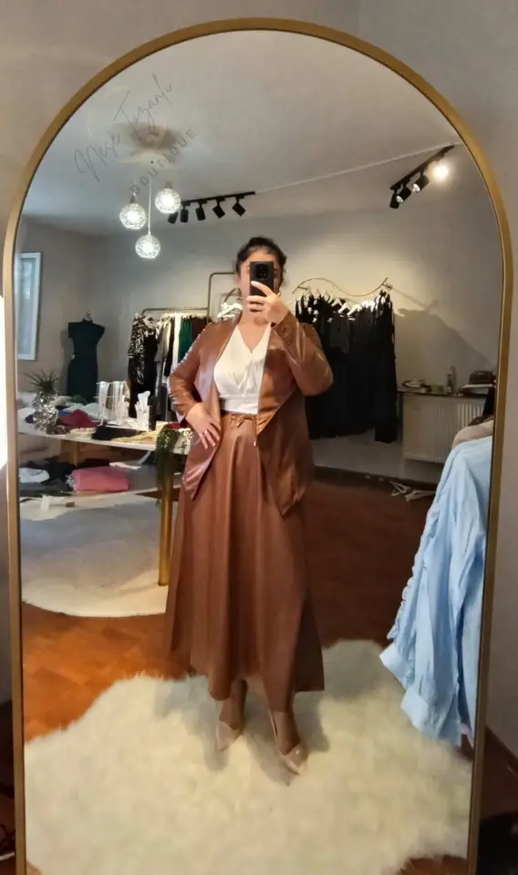 Taba Rengi Deri Ceket & Beli Bağlamalı Etek İkili Takım | Monokrom Şıklık