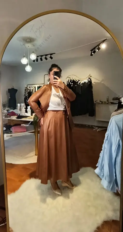 Taba Rengi Deri Ceket & Beli Bağlamalı Etek İkili Takım | Monokrom Şıklık