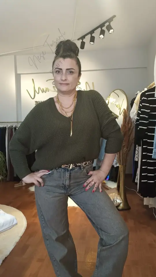 V Yaka Selanik Örgü Haki Yeşil Triko Kazak | Tok Duruş & Oversize Kesim