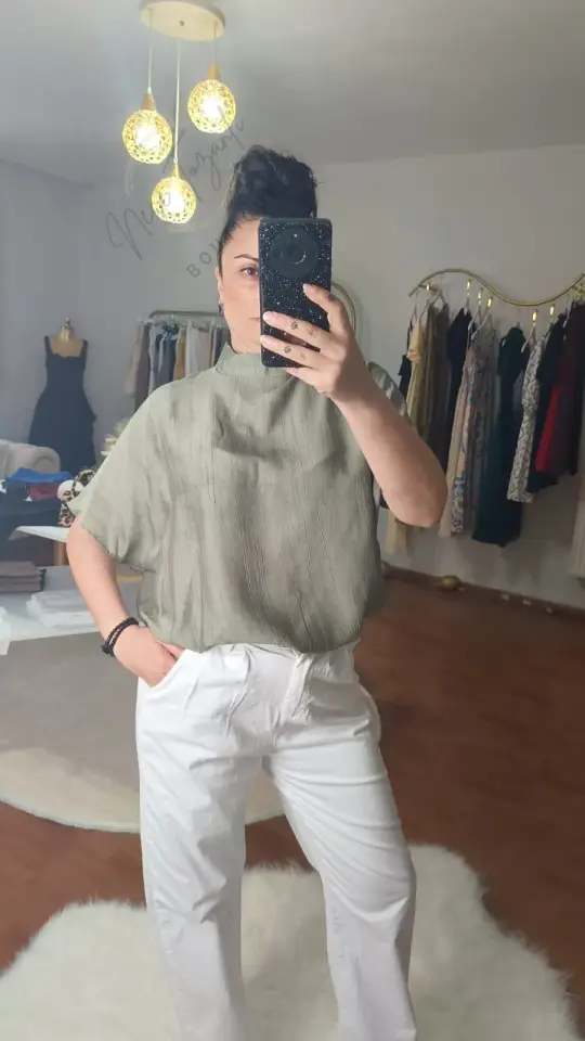 Dik Yaka Yarasa Kol Dokulu Çağla Yeşili Bluz | Ütü İstemeyen Rahatlık