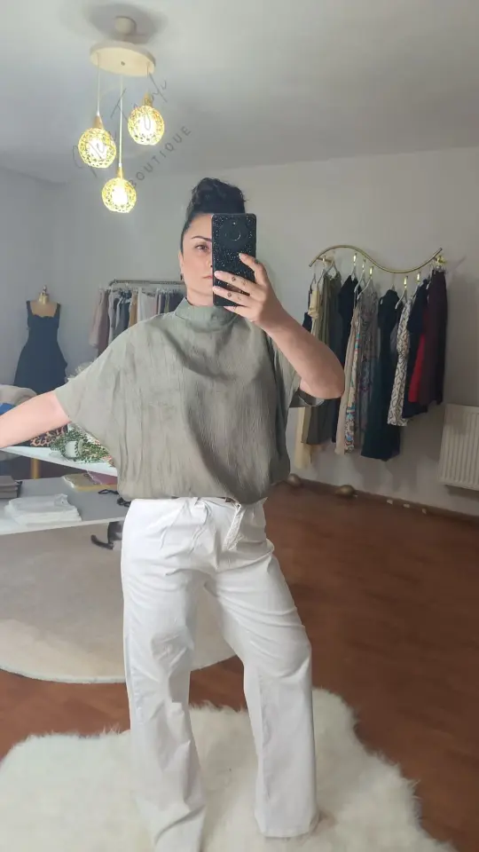 Dik Yaka Yarasa Kol Dokulu Çağla Yeşili Bluz | Ütü İstemeyen Rahatlık