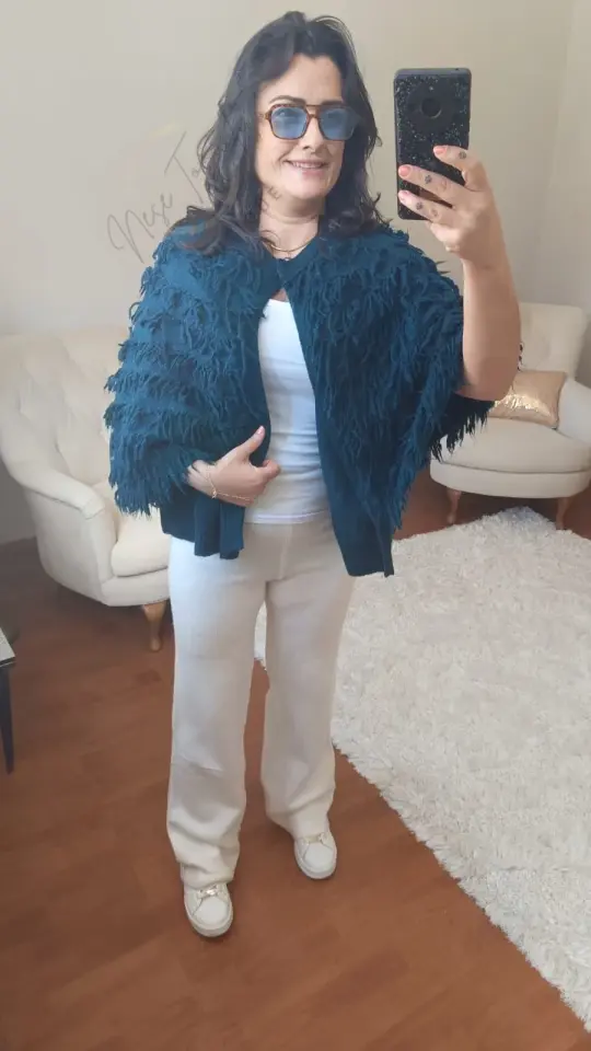 İçi Yelekli Püskül Detaylı Petrol Yeşili Bohem Triko Panço | Modern & Etnik