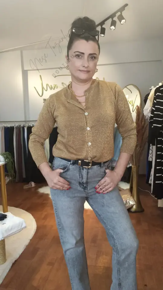 Yüksek Bel Taşlanmış Açık Gri Mom Jean Pantolon | 90'lar Ruhu & Konfor